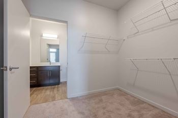 Walk in closet
